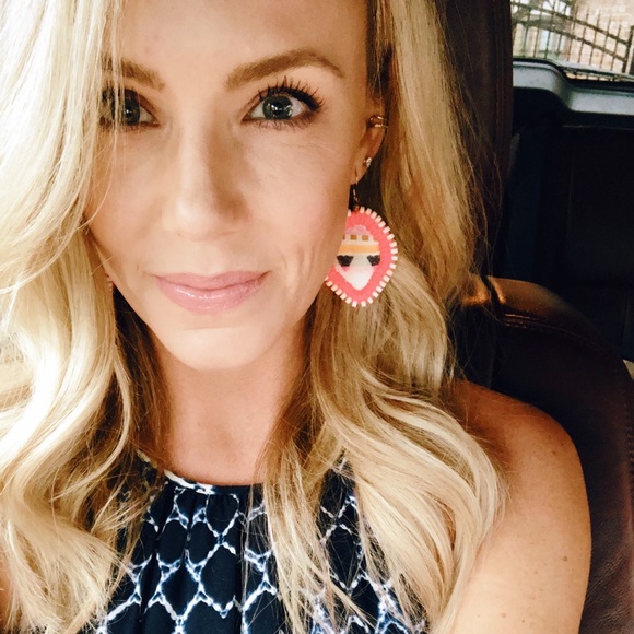 Meet your Posher, Mandy - Picture 1 of 1